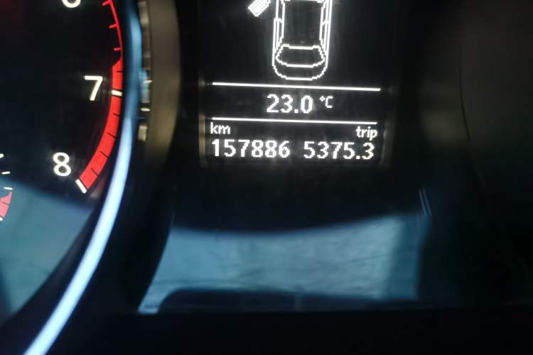 Used Volkswagen Sagitar 2015 230TSI Automatic Luxury Model Odometer Close Up