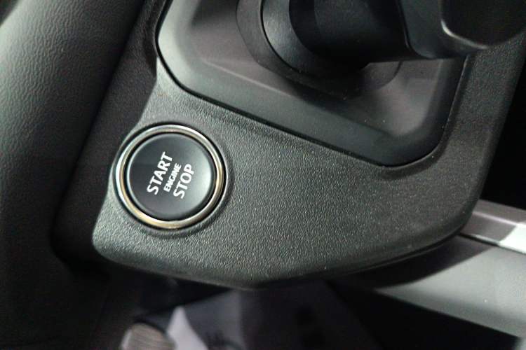 Used Land Rover Defender 2025 110 3.0T P400 – Dynamic HSE Vehicle Key