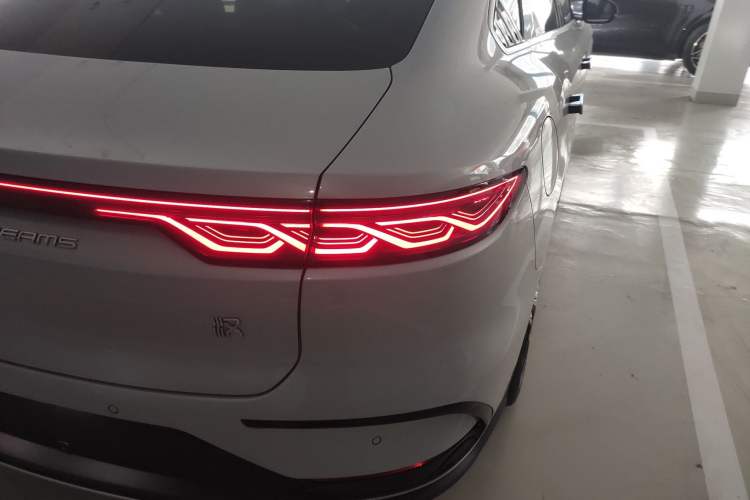 Used BYD Han 2024 DM-i Glory Edition 200KM Flagship Model Right Rear Taillight