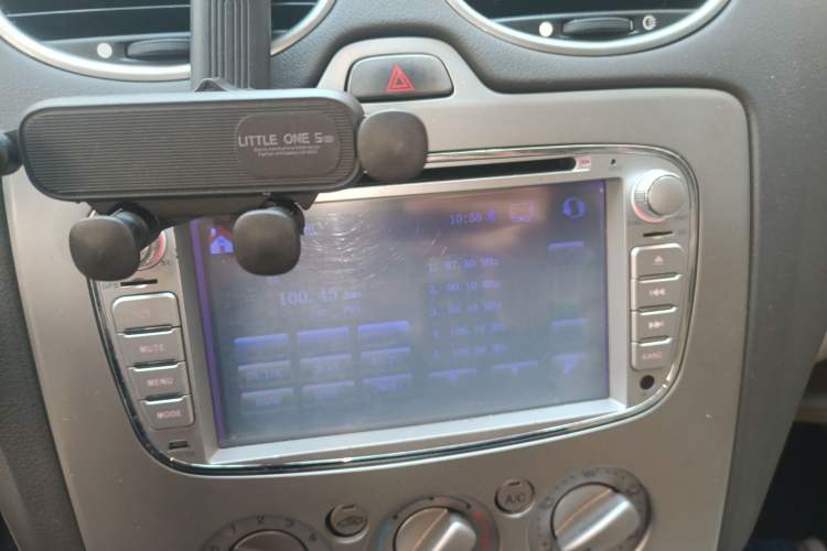 Used Ford Focus 2011 Sedan 1.8L Manual Comfort Model
