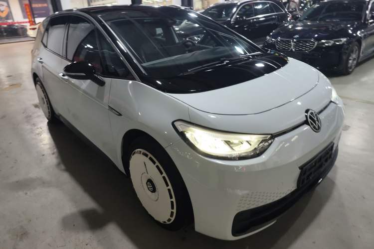 Used Volkswagen ID.3 2023 Upgraded Model Pure Intelligent Enjoyment Version Front Right 45 Deg
