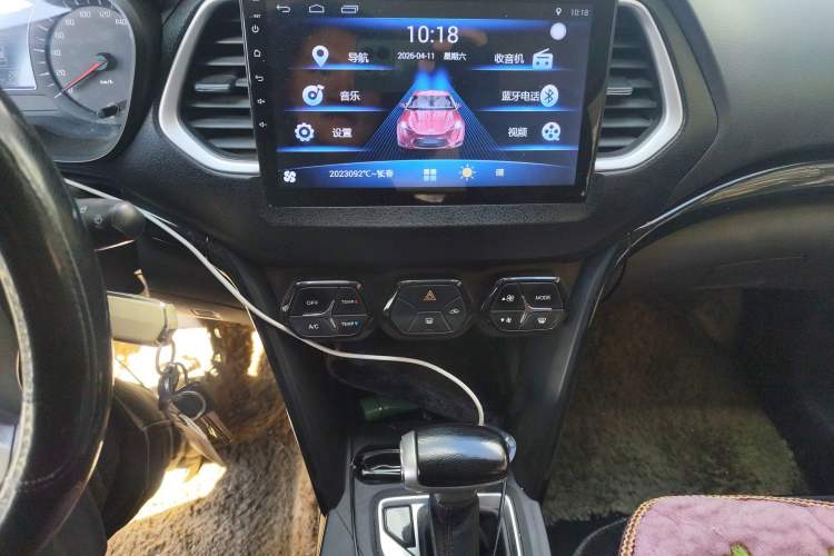 Used GAC Trumpchi GS4 2017 200T G-DCT Two-Wheel Drive Comfort Edition Audio And AC Panel