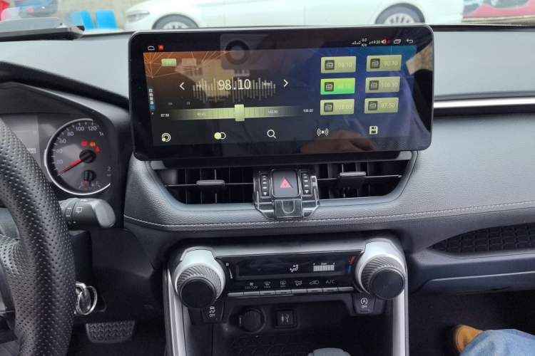 Used Toyota RAV4 2020 2.0L CVT Two-Wheel Drive Urban Edition Audio And AC Panel