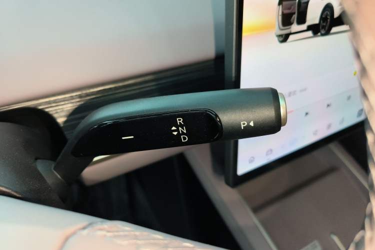 Used ONVO L60 2024 60 kWh Rear-Drive Version