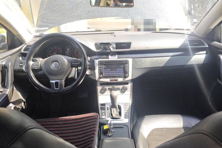 Used Volkswagen Magotan 2015 Facelift 1.8TSI Luxury Model Center Console