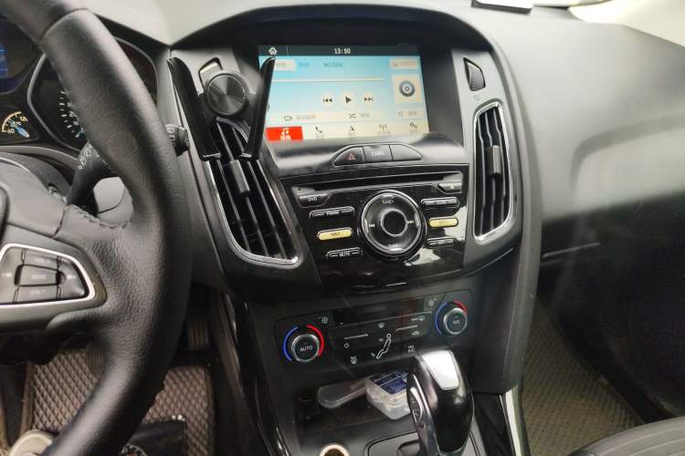 Used Ford Focus 2015 Hatchback EcoBoost 125 Automatic Supreme Style Edition