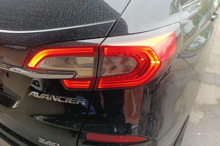 Used Honda Avancier 2017 240TURBO Two-Wheel Drive Premium Edition
