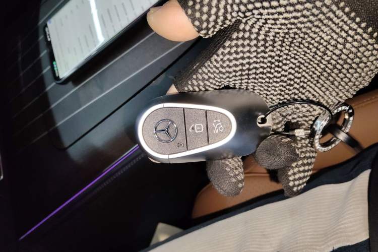 Used Mercedes-Benz E-Class 2024 Facelift E 300 L Luxury Edition