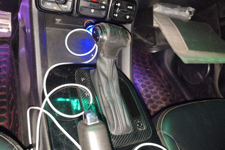 Used GAC Trumpchi GS3 2017 150N Automatic Elite Edition Gear Lever