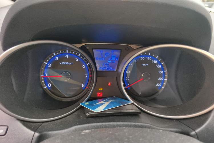 Used Hyundai ix35 2010 2.0L Automatic Two-Wheel Drive Elite Edition GLS Instrument Cluster
