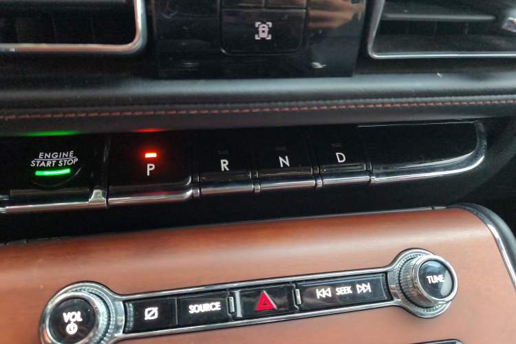 Used Lincoln Aviator 2020 3.0T V6 Four-Wheel Drive Premium Edition Gear Lever