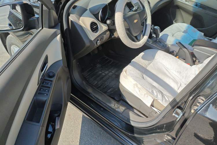 Used Chevrolet Cruze 2015 1.5L Classic SE AT Driver Seat