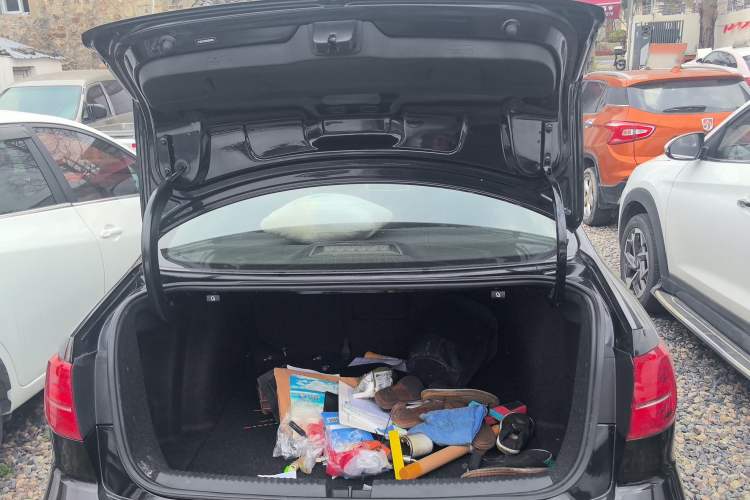 Used Volkswagen Sagitar 2015 1.6L Automatic Comfort Model Trunk