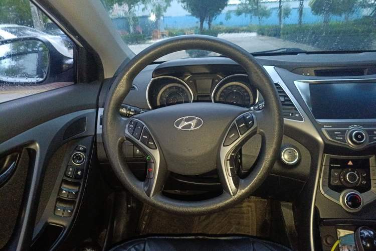 Used Hyundai Elantra (5th Generation / Langdong) 2016 1.6L Automatic Prestige Model
