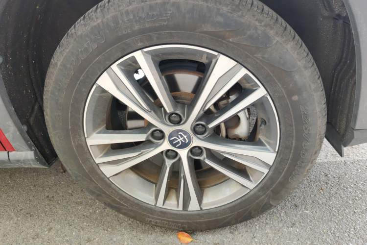 Used BYD Song Pro 2019 1.5T Automatic Elite Edition Right Front Wheel Hub