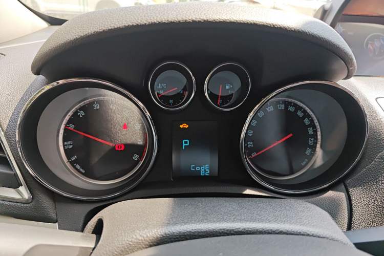 Used Buick Encore 2015 1.4T Automatic Two-Wheel Drive Urban Elite Version
