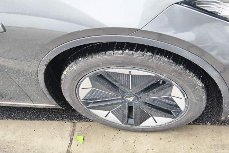 Used Deepal SL03 2022 705 Pure Electric Version Right Front Wheel Hub