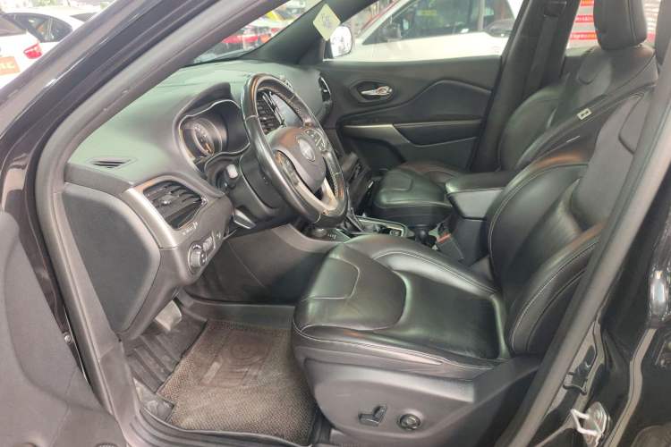 Used Jeep Cherokee 2021 2.0T Four-Wheel Drive 80th Anniversary Edition
