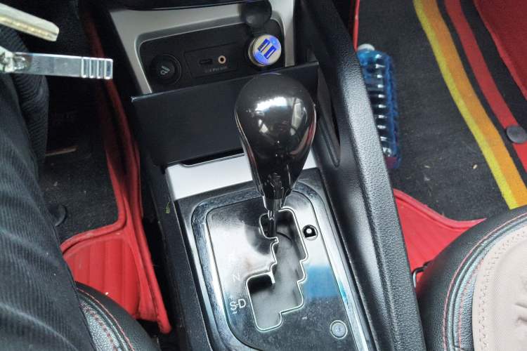 Used JAC Group Refine S3 2016 1.5L CVT Luxury Smart Premium Edition Gear Lever