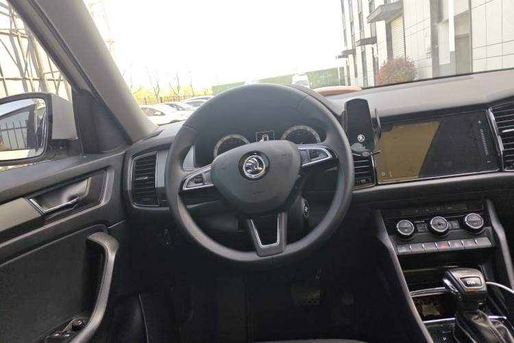 Used Skoda Kodiaq 2018 Facelifted TSI330 5-Seater Two-Wheel-Drive Comfort Edition Steering Wheel