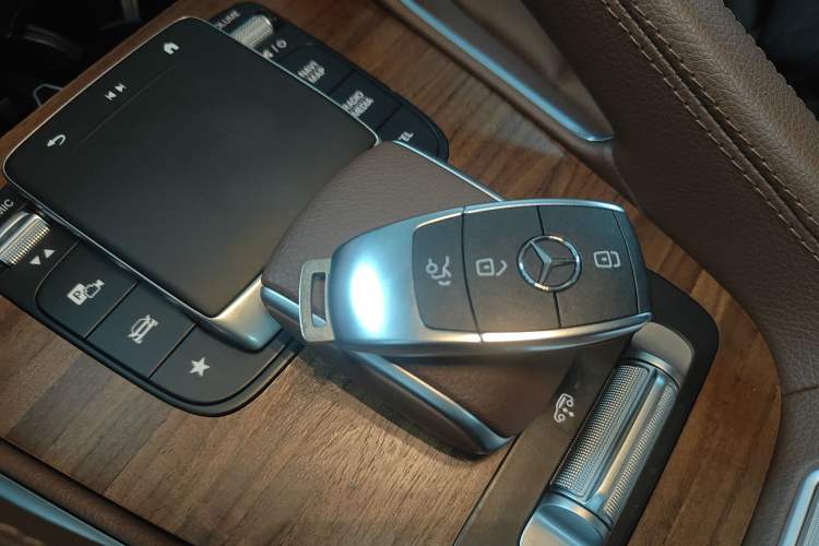 Used Mercedes-Benz GLE 2024 GLE 450 4MATIC Stylish Model
