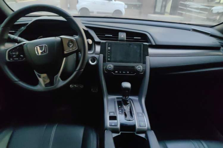 Used Honda Civic 2021 HATCHBACK 220TURBO CVT Trendy Cool Edition
