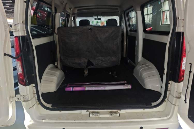 Used CHANGAN KAICHENG Ruixing EM60 2025 Passenger Version Comfort Edition 6 Seats 300 km Range Side-Hinged Doors Trunk