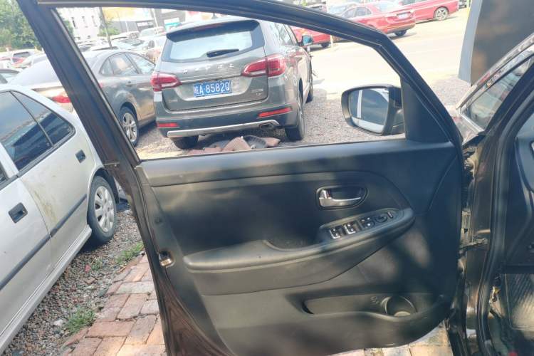 Used Kia Carens 2013 2.0L 7-Seater Automatic Standard Version China IV Standard
