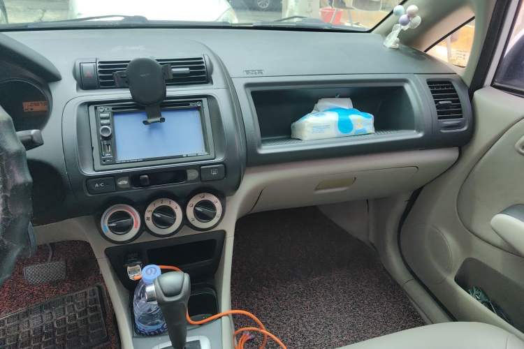 Used Everus S1 2011 1.3L Automatic Comfort Edition Audio And AC Panel