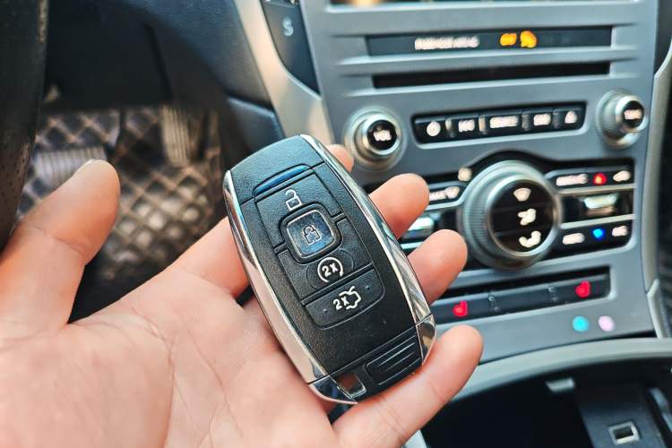 Used Lincoln MKZ 2018 2.0T Premium Edition Vehicle Key