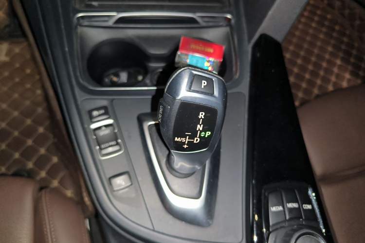 Used BMW 3 Series 2018 320Li Fashion Model Gear Lever