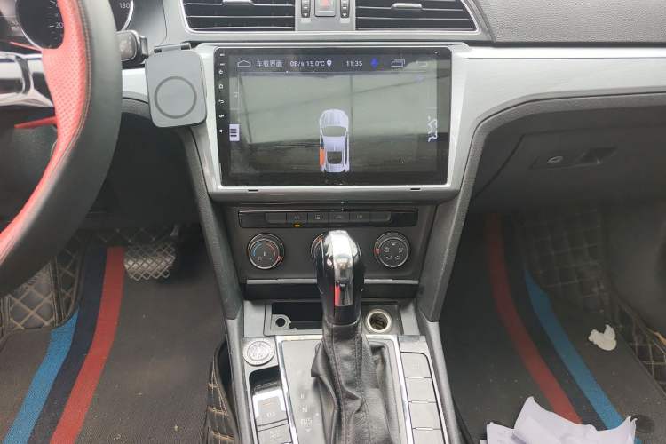 Used Volkswagen Lamando 2015 230TSI DSG Fashion Edition Audio And AC Panel