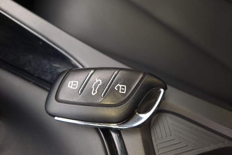 Used Roewe i5 2021 1.5L CVT Diamond Edition
