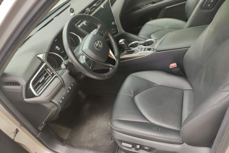 Used Toyota Camry 2019 2.5G Luxury Edition China VI Standard
