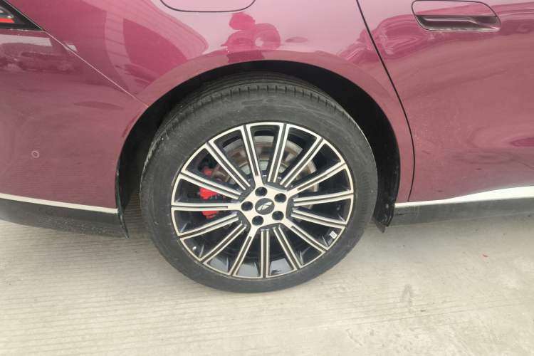 Used Chery Fulwin A9L 2025 Model, Four-Wheel Drive High-Energy Peak Edition Right Rear Wheel Hub