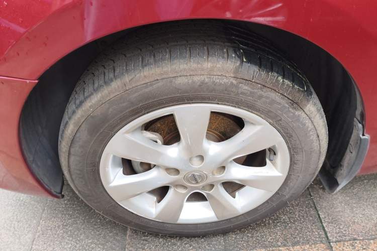 Used Nissan Tiida 2014 1.6L CVT Comfort Model Left Front Wheel Hub