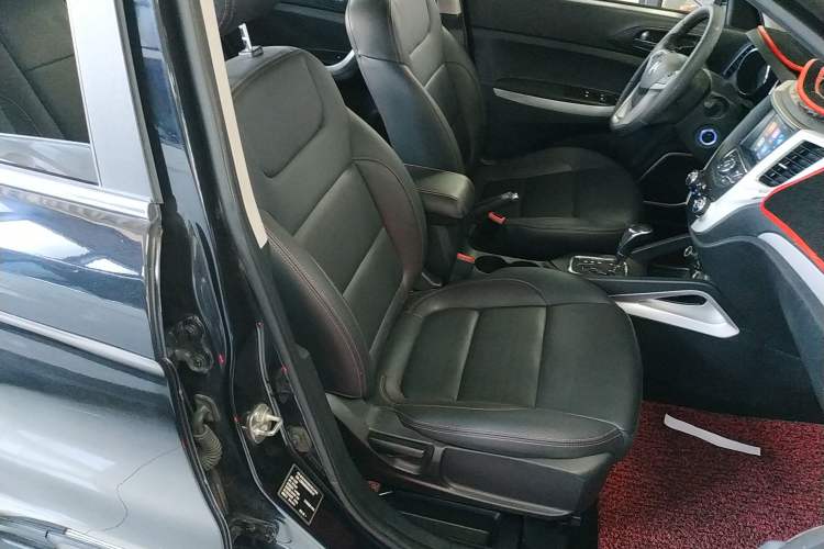 Used CHANGAN CS35 2016 1.6L Automatic Luxury Model China V Standard
