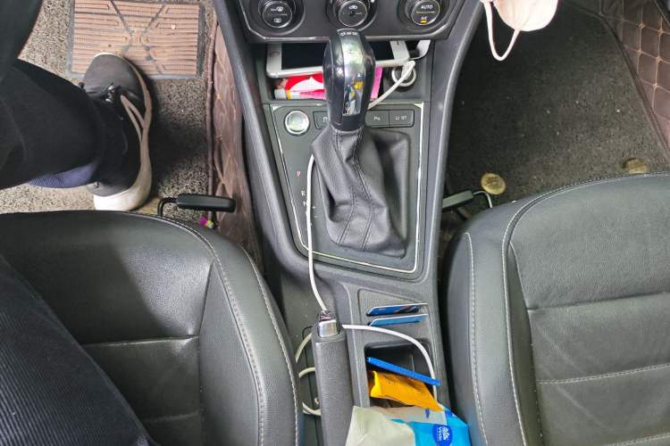 Used Volkswagen Lavida 2017 230TSI DSG Comfort Edition Gear Lever