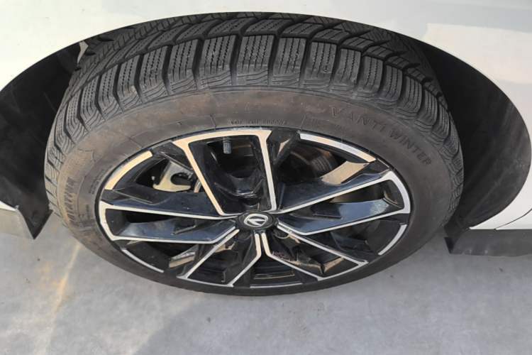 Used CHANGAN UNI-V iDD 2024 Blue Whale Smart Electric iDD 136km ZhiKu Model