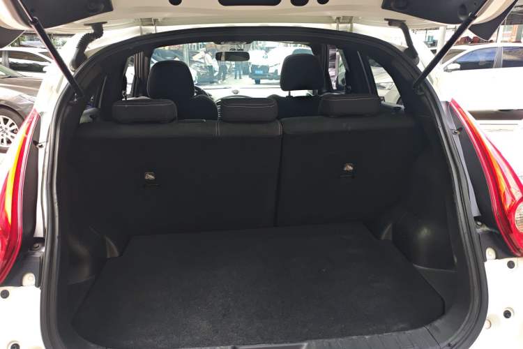 Used Infiniti ESQ 2014 1.6L Spontaneous Edition
