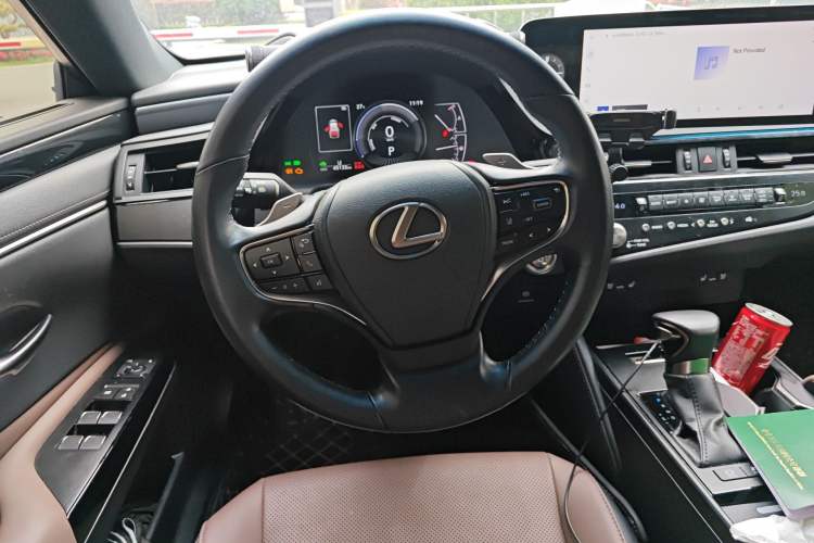 Used Lexus ES 2022 300h Deluxe Edition