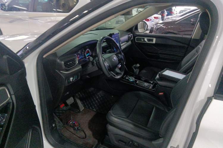 Used Ford Explorer 2020 EcoBoost 285 Four-Wheel Drive Trend Edition 6 Seats Left Front Seat