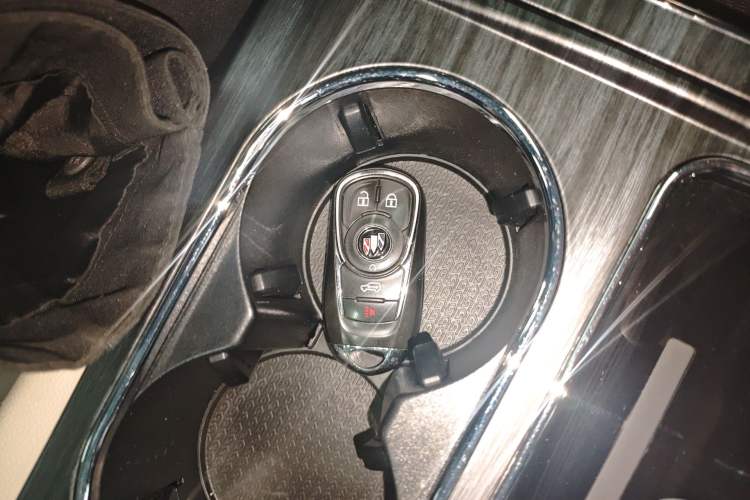 Used Buick GL8 2022 ES Landtrek 653T Comfort Edition