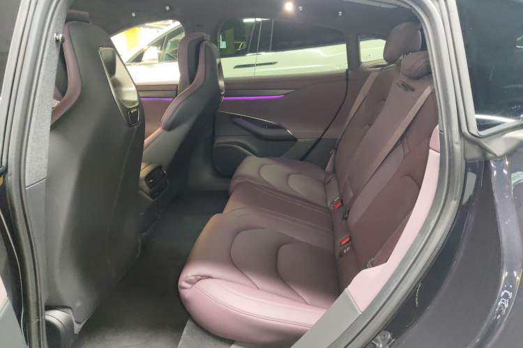 Used Xiaomi Auto SU7 2024 Rear-Drive Long-Range Intelligent Driving Version