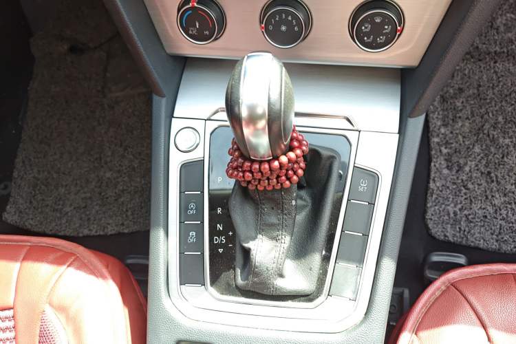 Used Volkswagen Magotan 2017 280TSI DSG Comfort Model Gear Lever