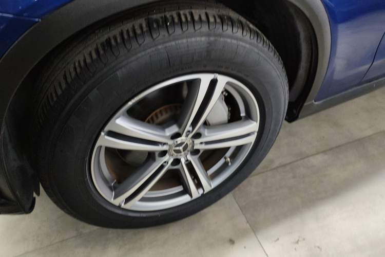 Used Mercedes-Benz GLC 2020 GLC 260 L 4MATIC Luxury Model Exterior 4