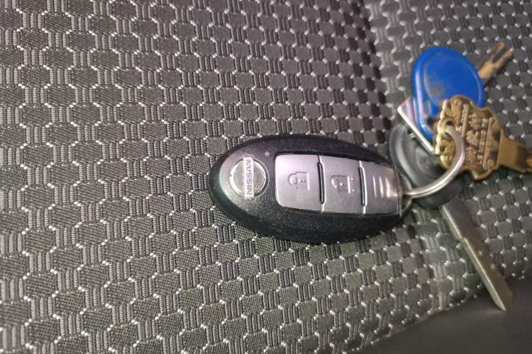 Used Nissan Kicks 2017 1.5L CVT Smart Drive Edition Vehicle Key