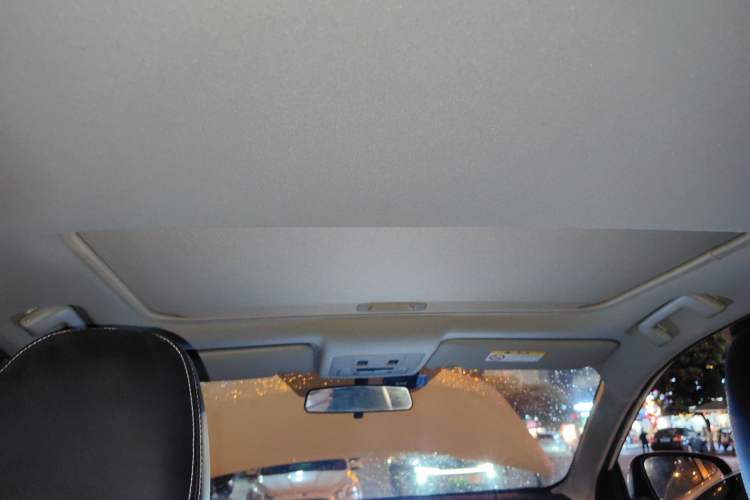 Used Toyota RAV4 2016 2.0L CVT Two-Wheel Drive Fashion Edition China V Standard Headliner