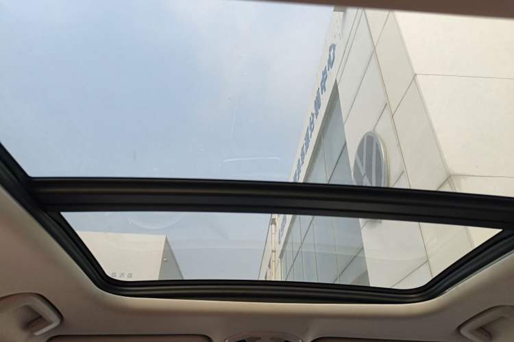 Used Lynk & Co 06 2021 1.5T Shero Pink Special Edition