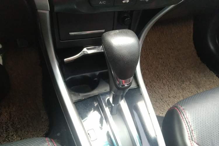 Used Honda Crider 2013 1.8L automatic luxury edition Gear Lever